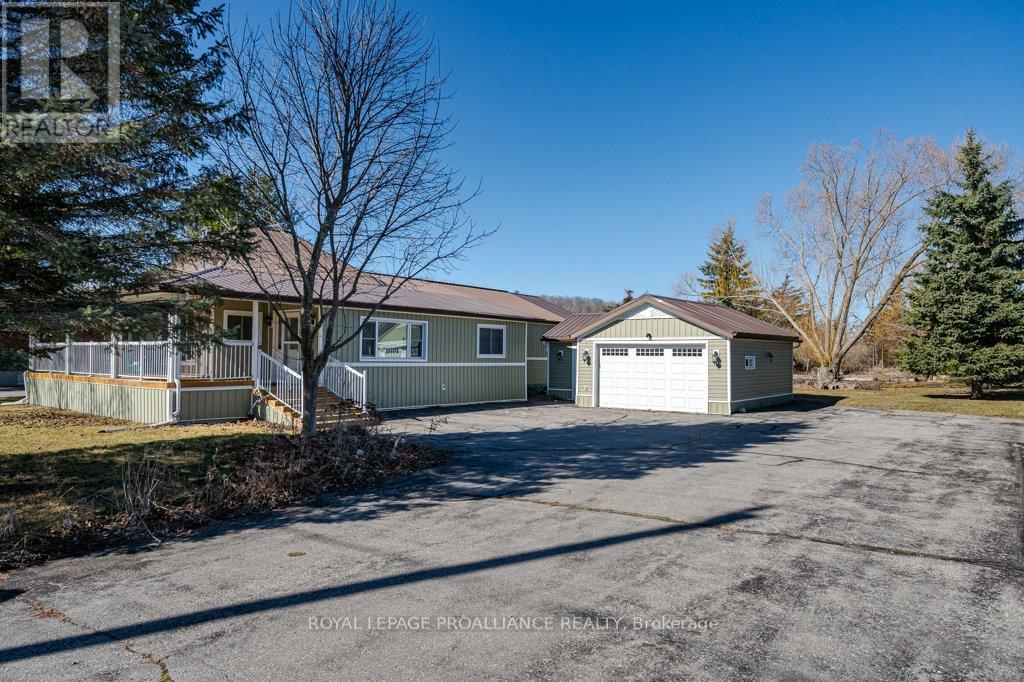262 South Trent Street, Quinte West, Ontario K0K 1C0 - Photo 4 - X12485381