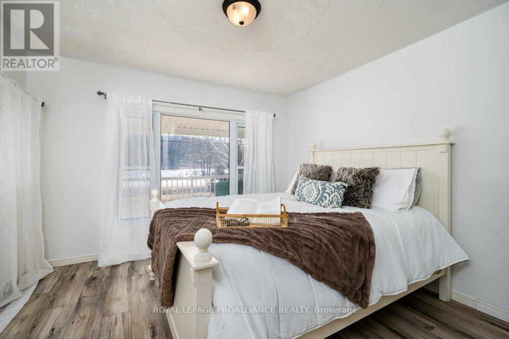 262 South Trent Street, Quinte West, Ontario K0K 1C0 - Photo 9 - X12485381