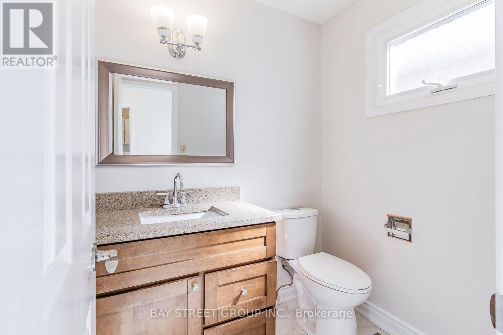 300 Fincham Avenue, Markham, Ontario  L3P 4E7 - Photo 13 - N12485178