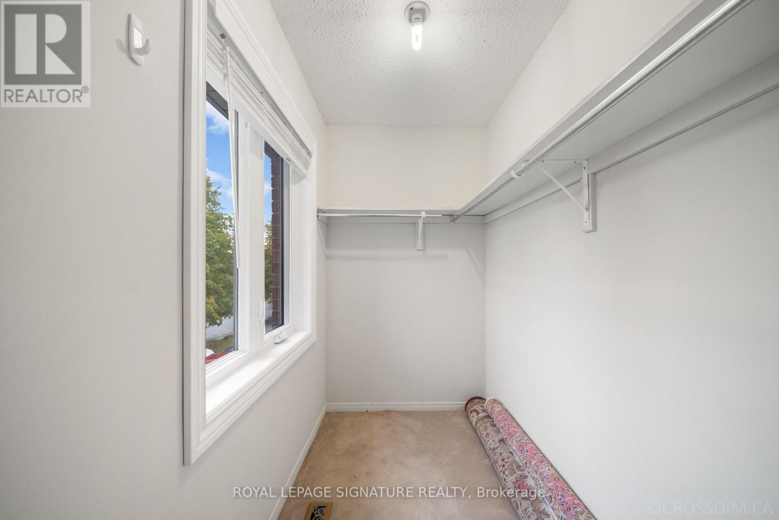 584 Willowick Drive, Newmarket, Ontario  L3X 2A9 - Photo 17 - N12485183