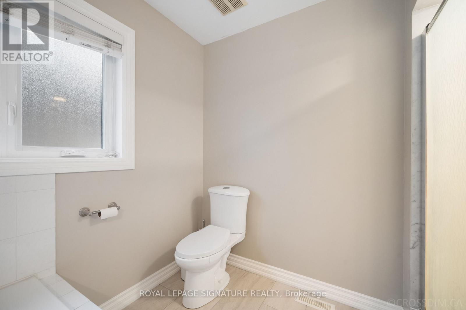 584 Willowick Drive, Newmarket, Ontario  L3X 2A9 - Photo 20 - N12485183