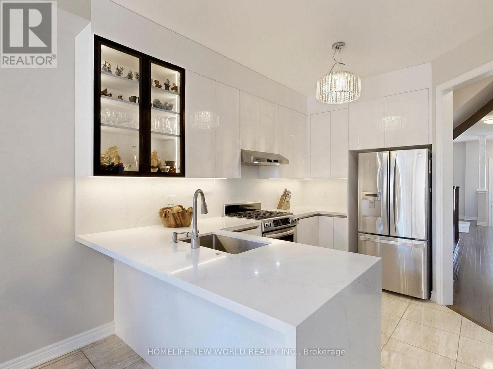 35 Harbord Street, Markham, Ontario  L6C 0X1 - Photo 10 - N12485200