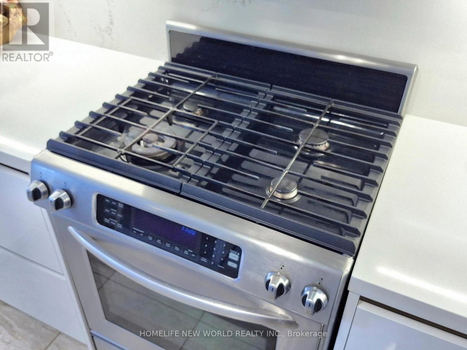 35 Harbord Street, Markham, Ontario  L6C 0X1 - Photo 12 - N12485200