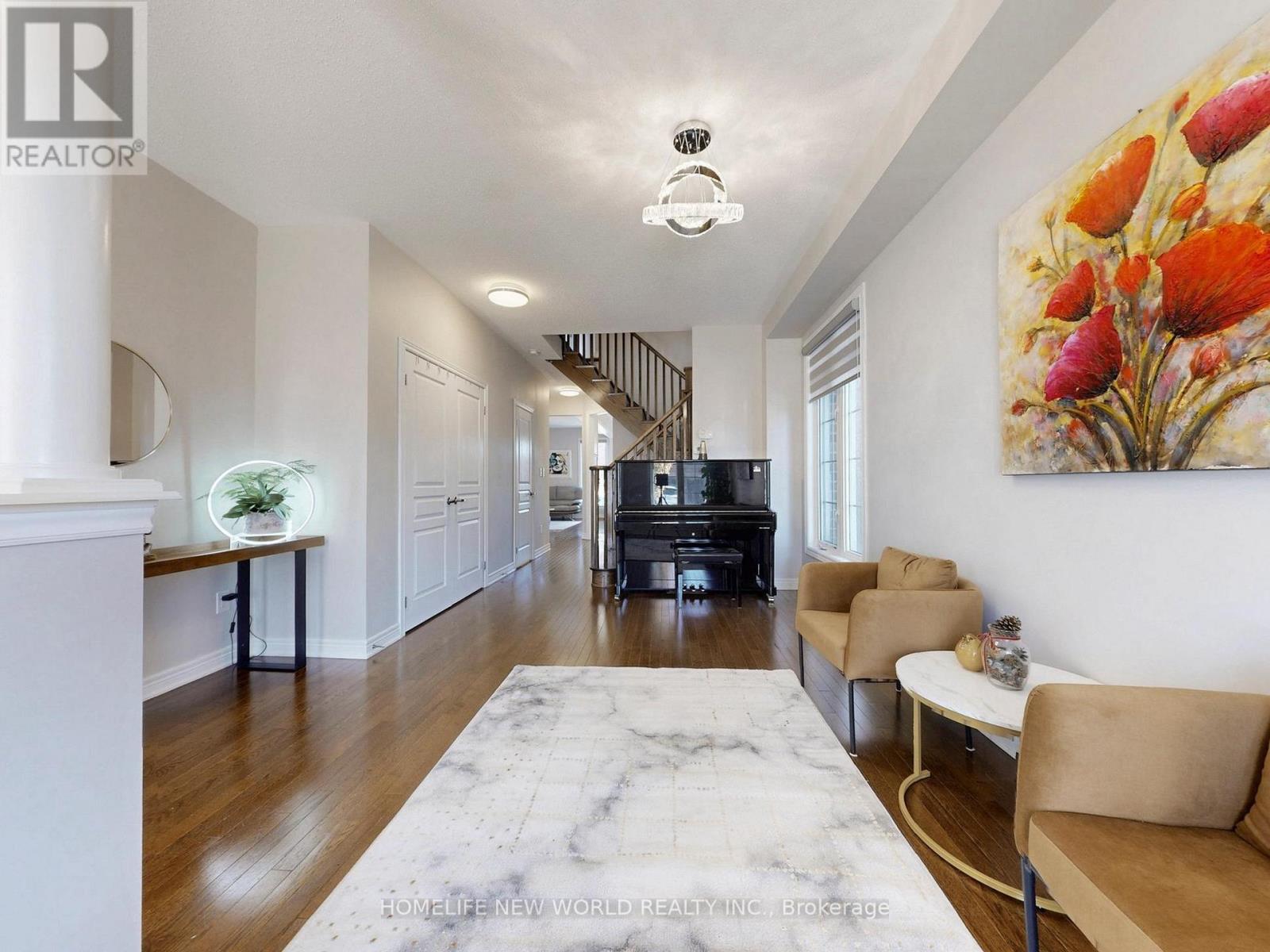 35 Harbord Street, Markham, Ontario  L6C 0X1 - Photo 5 - N12485200