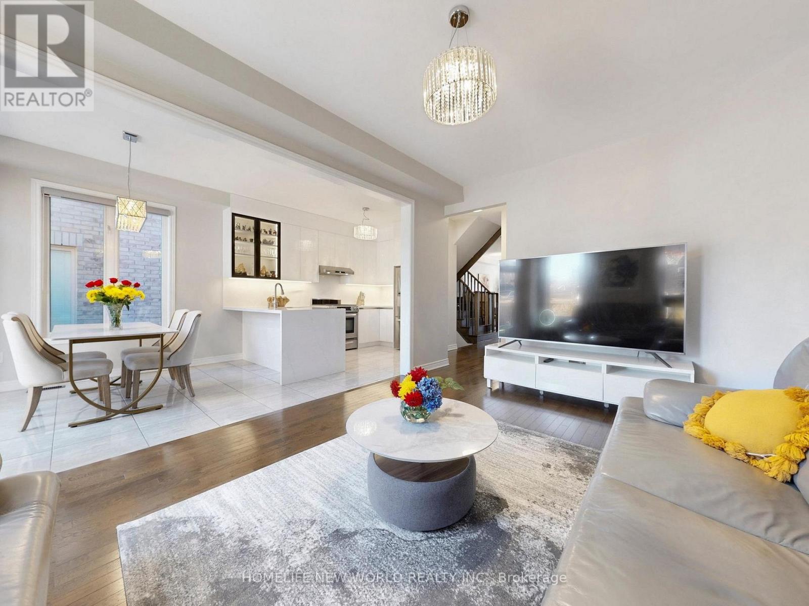 35 Harbord Street, Markham, Ontario  L6C 0X1 - Photo 7 - N12485200