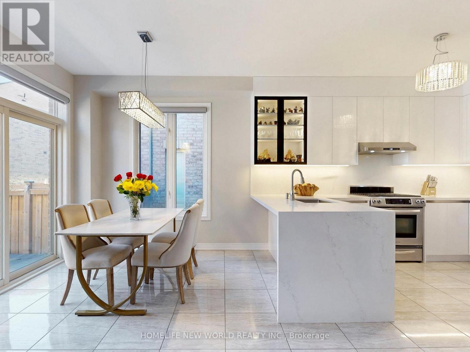 35 Harbord Street, Markham, Ontario  L6C 0X1 - Photo 8 - N12485200