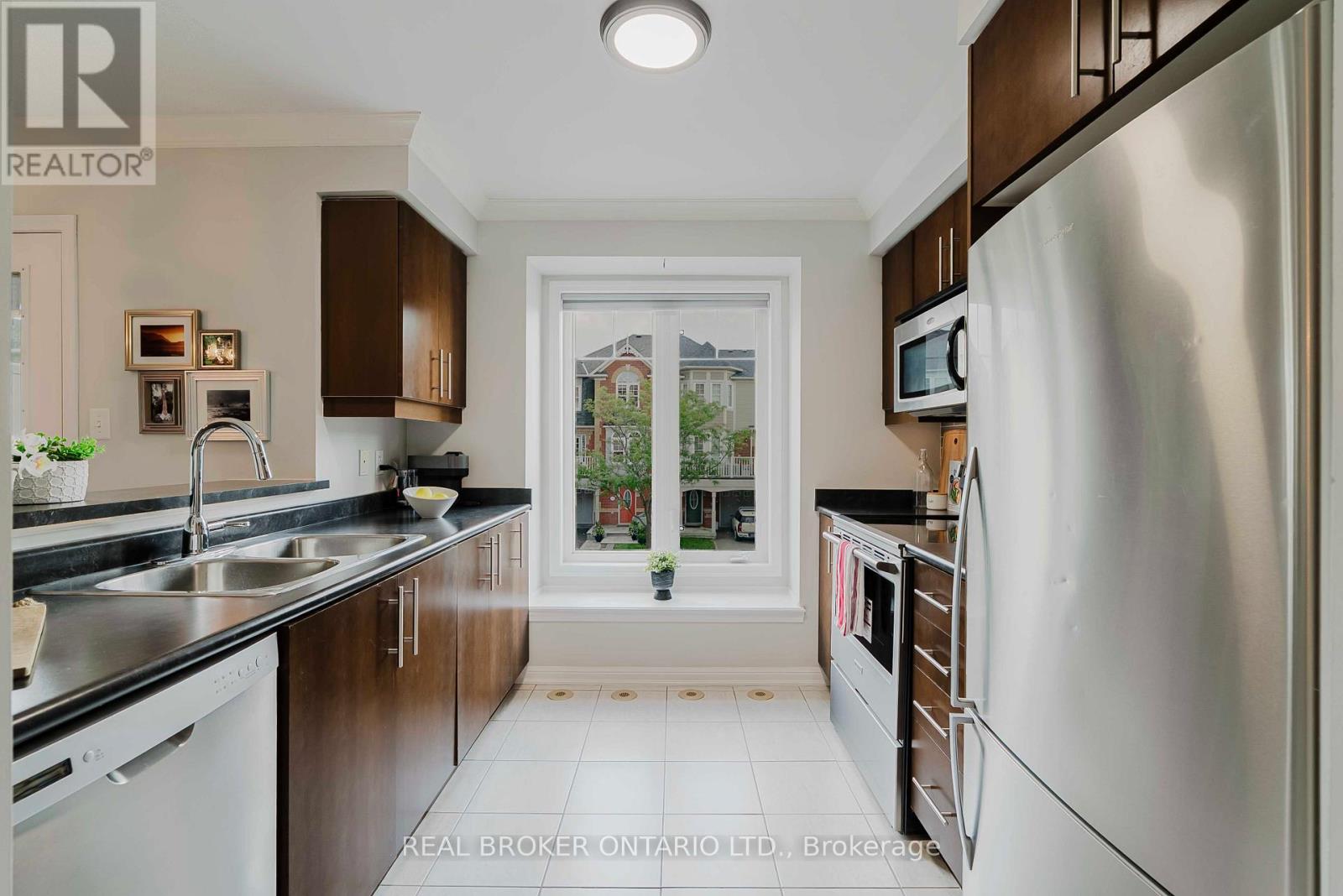 15 Muston Lane, Whitchurch-Stouffville, Ontario  L4A 0P9 - Photo 12 - N12485230