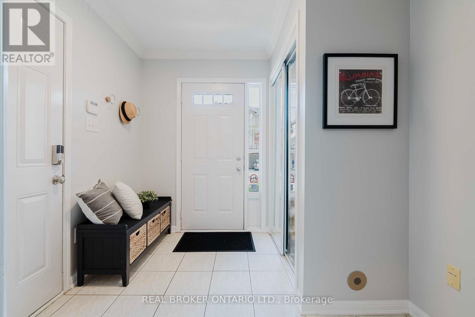 15 Muston Lane, Whitchurch-Stouffville, Ontario  L4A 0P9 - Photo 4 - N12485230