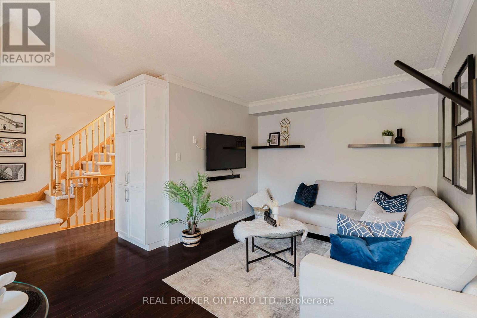 15 Muston Lane, Whitchurch-Stouffville, Ontario  L4A 0P9 - Photo 8 - N12485230