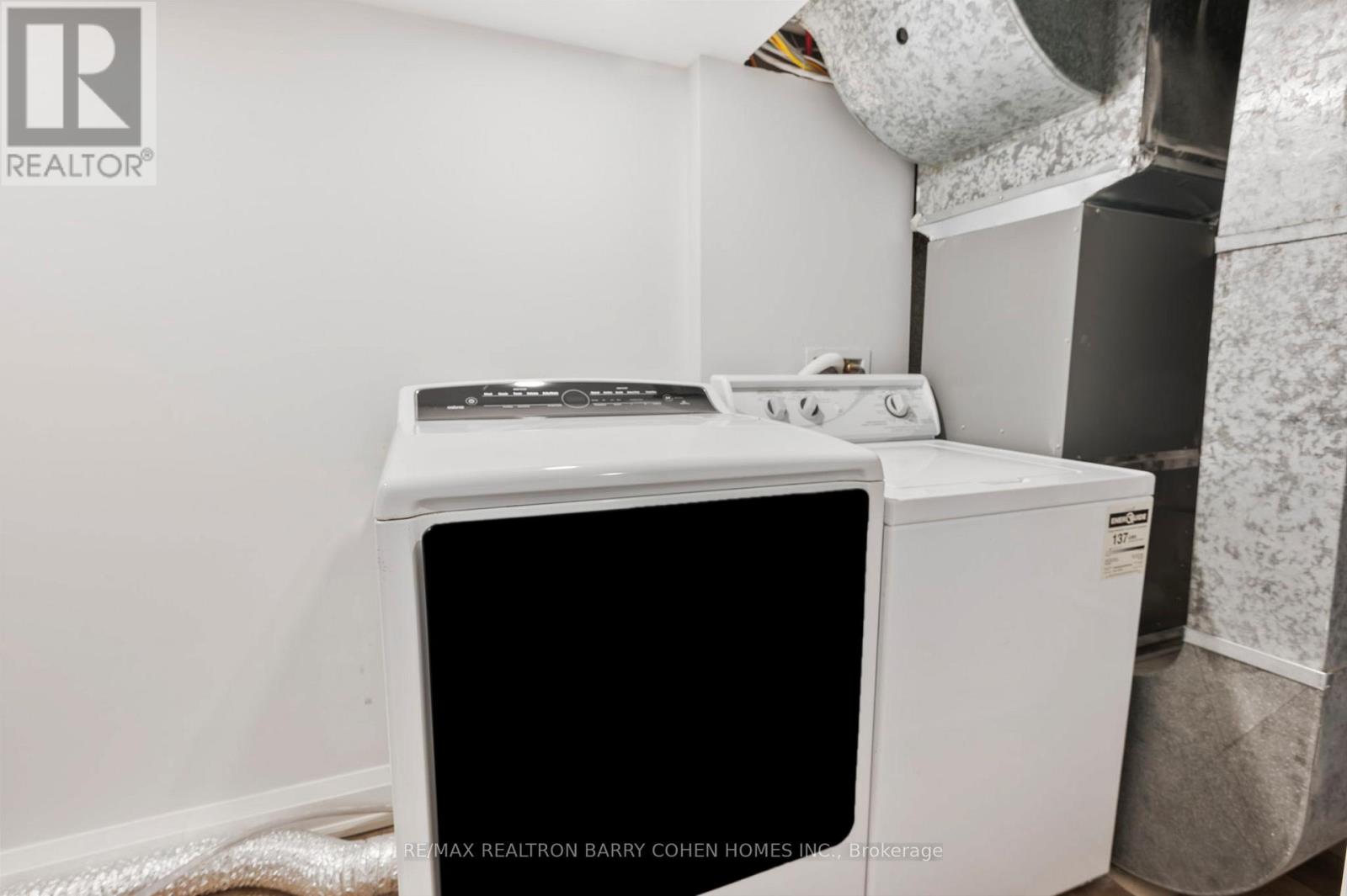 Basement & Back Main Lvl. - 194 Romfield Circuit, Markham, Ontario  L3T 3J1 - Photo 23 - N12485254