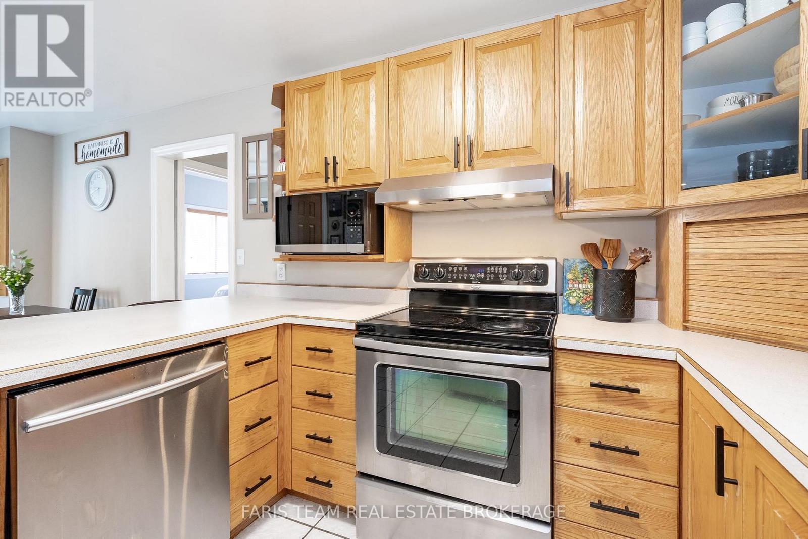 2108 Victoria Street, Innisfil, Ontario  L9S 1K4 - Photo 7 - N12485266