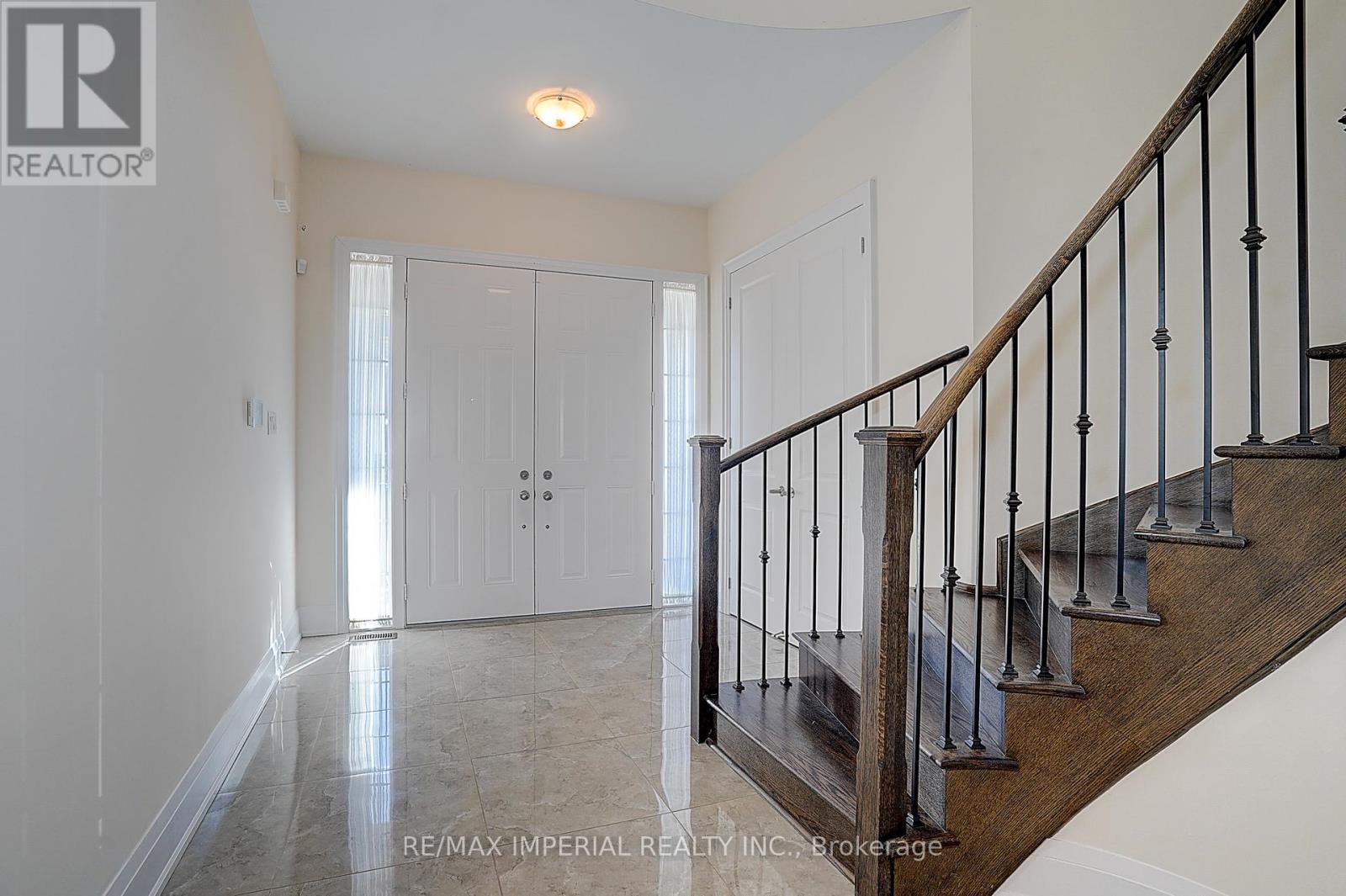 30 Orwell Drive, Vaughan, Ontario  L4H 4P7 - Photo 5 - N12485307