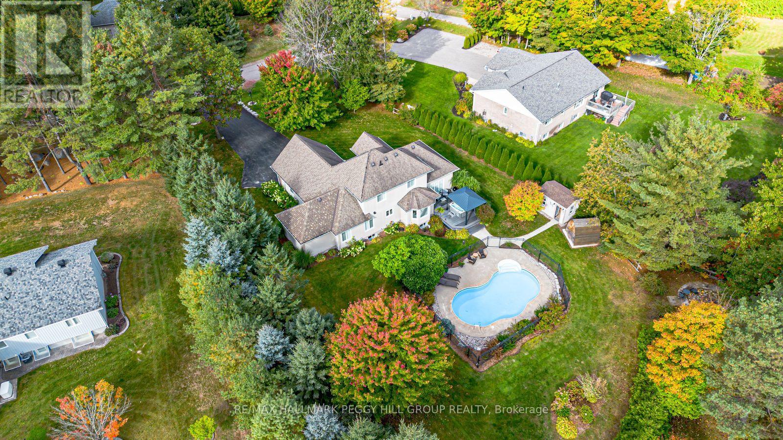 127 Goldfinch Crescent, Tiny, Ontario  L0L 2J0 - Photo 2 - S12485231