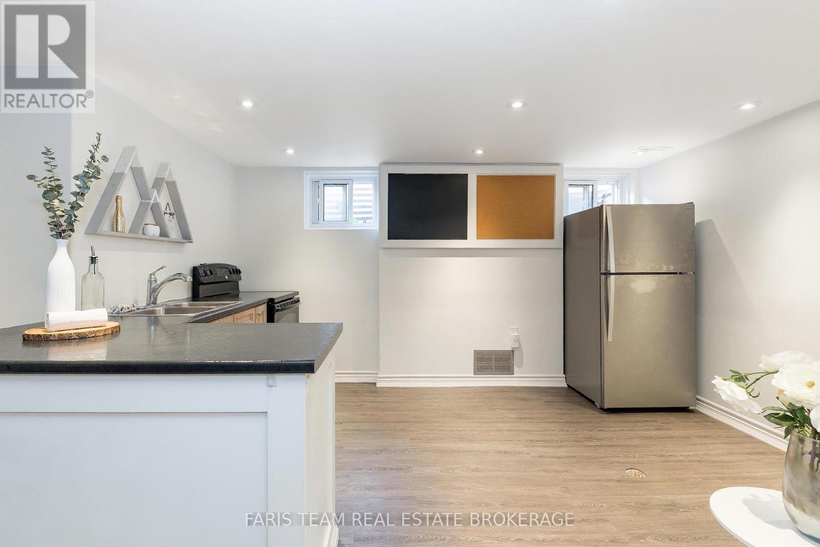 32 Burbank Place, Barrie (Wellington), Ontario  L4M 2S8 - Photo 22 - S12485262