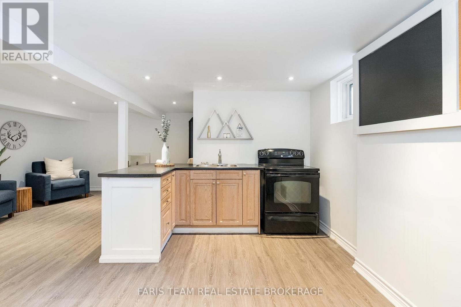 32 Burbank Place, Barrie (Wellington), Ontario  L4M 2S8 - Photo 24 - S12485262