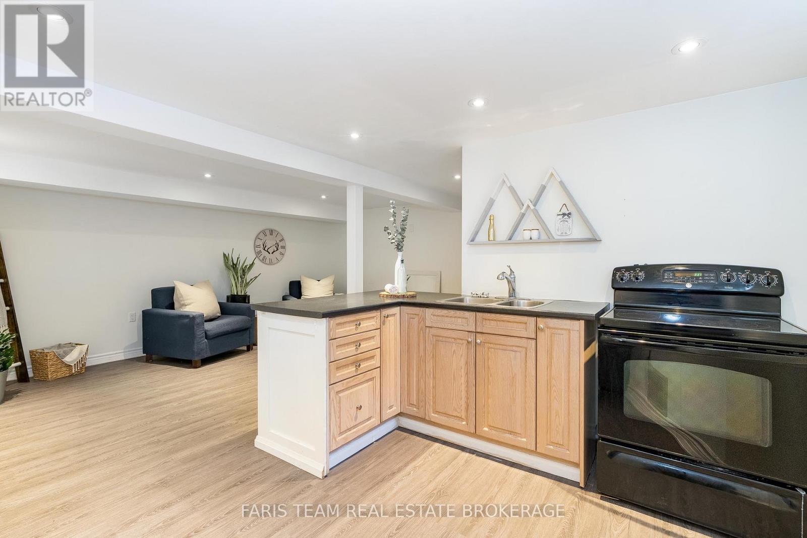 32 Burbank Place, Barrie (Wellington), Ontario  L4M 2S8 - Photo 25 - S12485262