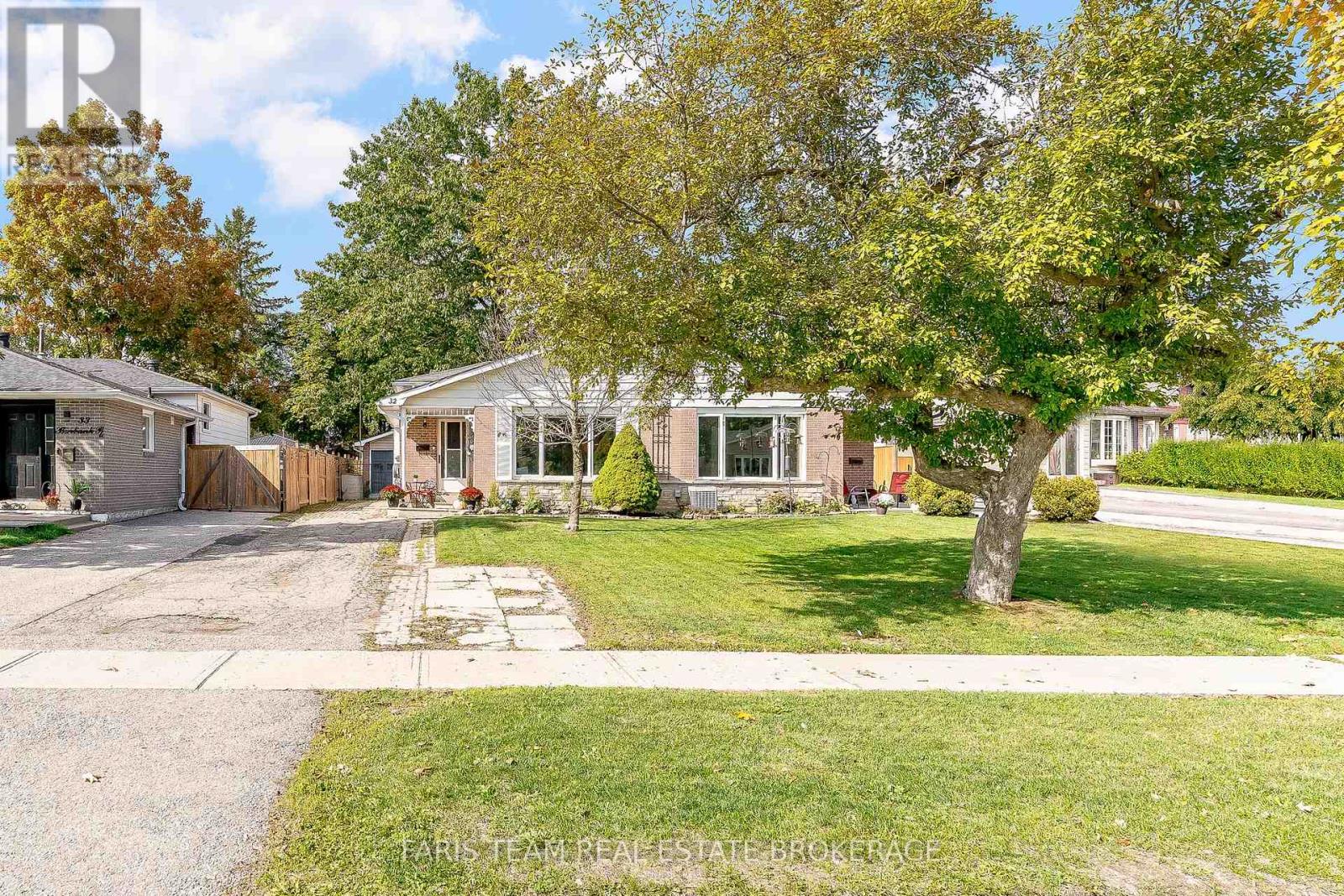 32 Burbank Place, Barrie (Wellington), Ontario  L4M 2S8 - Photo 5 - S12485262