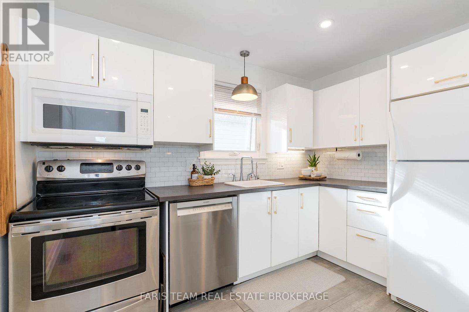 32 Burbank Place, Barrie (Wellington), Ontario  L4M 2S8 - Photo 8 - S12485262