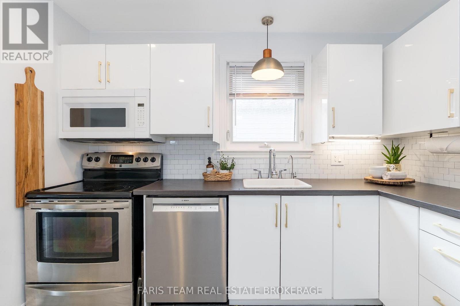 32 Burbank Place, Barrie (Wellington), Ontario  L4M 2S8 - Photo 9 - S12485262