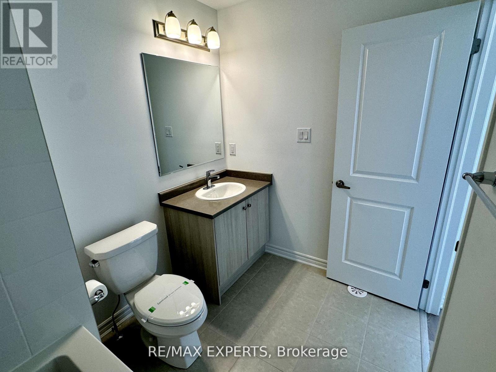 17 Pearen Lane, Barrie, Ontario  L9J 0G5 - Photo 11 - S12485270