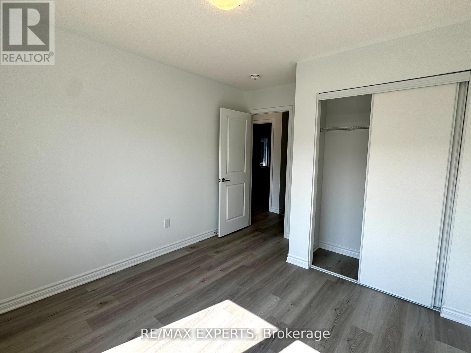 17 Pearen Lane, Barrie, Ontario  L9J 0G5 - Photo 12 - S12485270