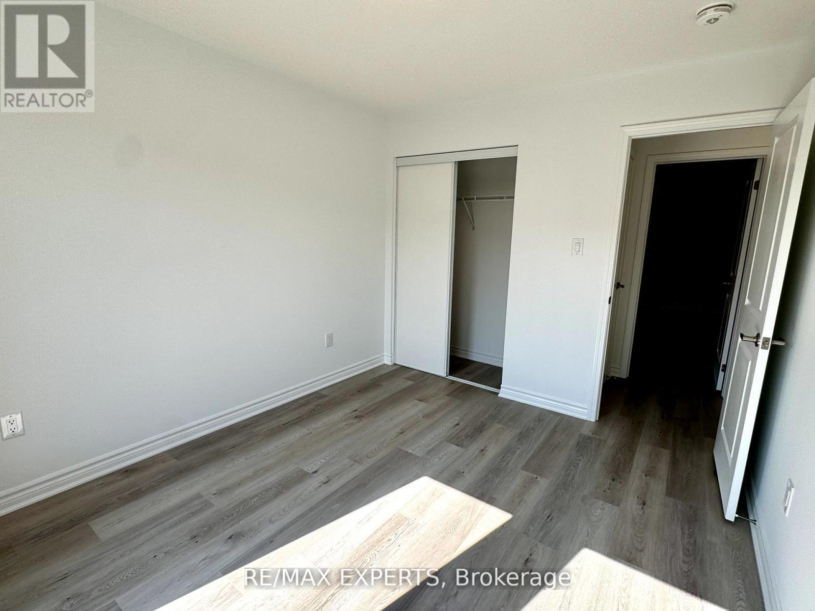 17 Pearen Lane, Barrie, Ontario  L9J 0G5 - Photo 14 - S12485270