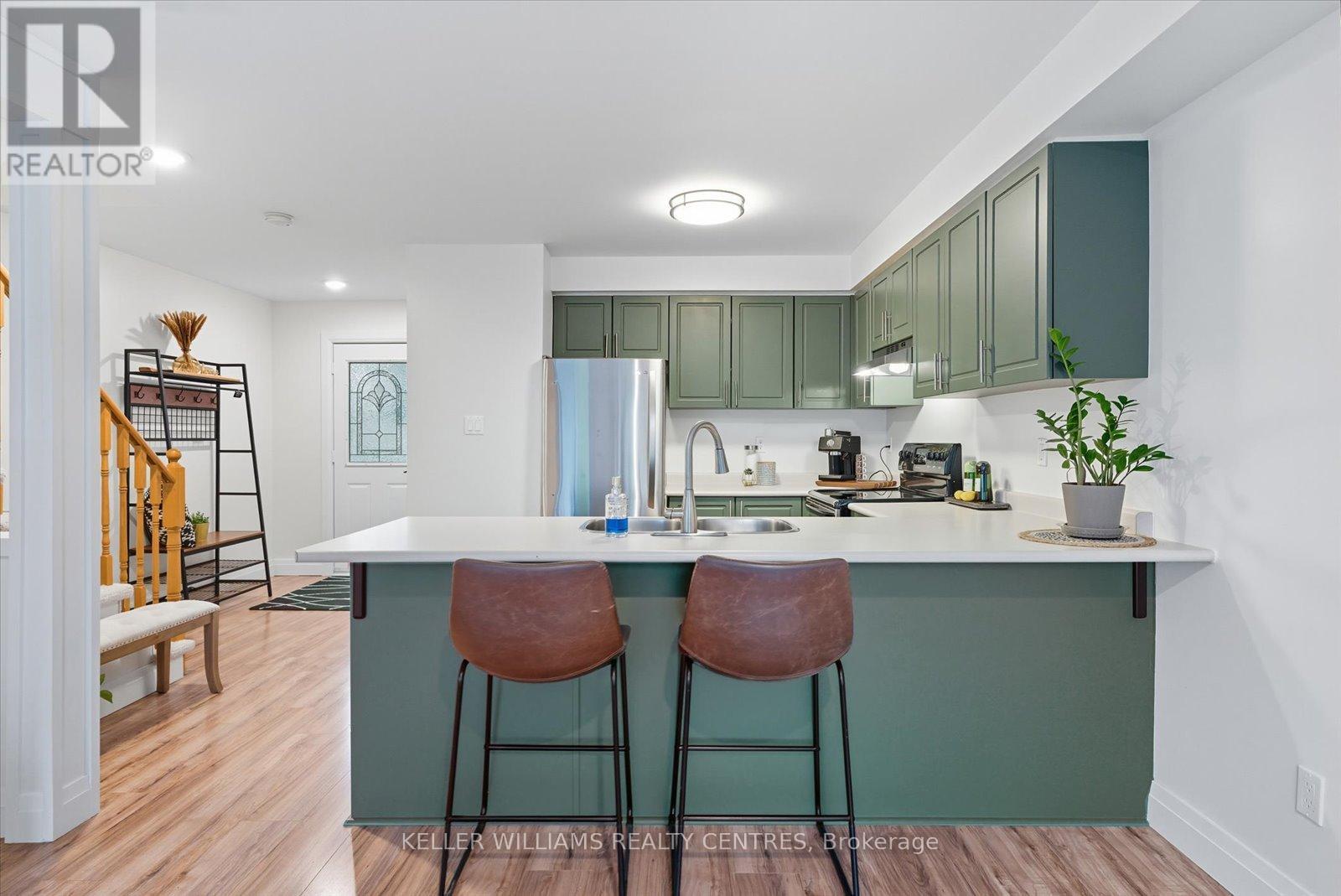 131 Leslie Avenue, Barrie (Holly), Ontario  L4N 9P2 - Photo 10 - S12485290