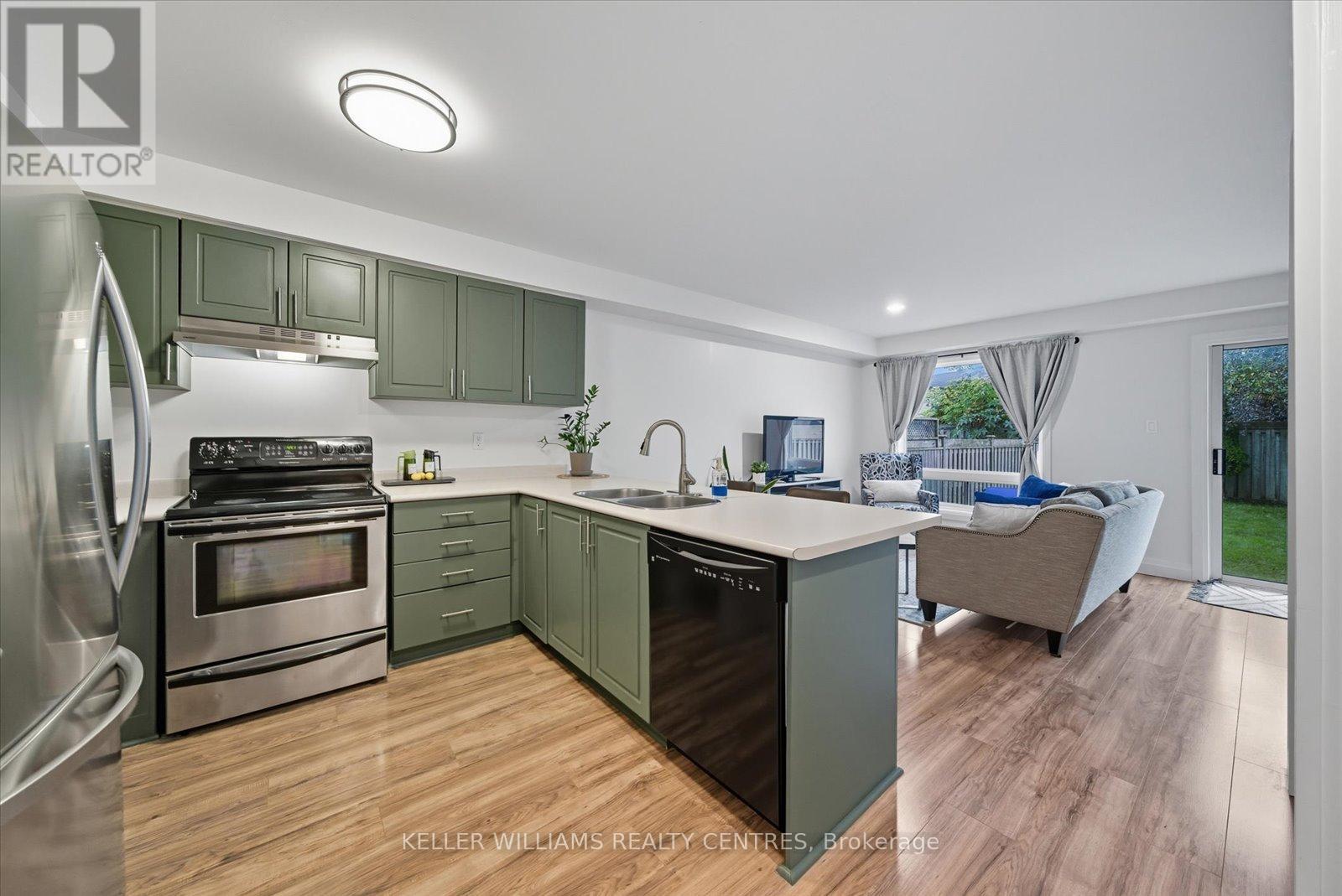 131 Leslie Avenue, Barrie (Holly), Ontario  L4N 9P2 - Photo 12 - S12485290