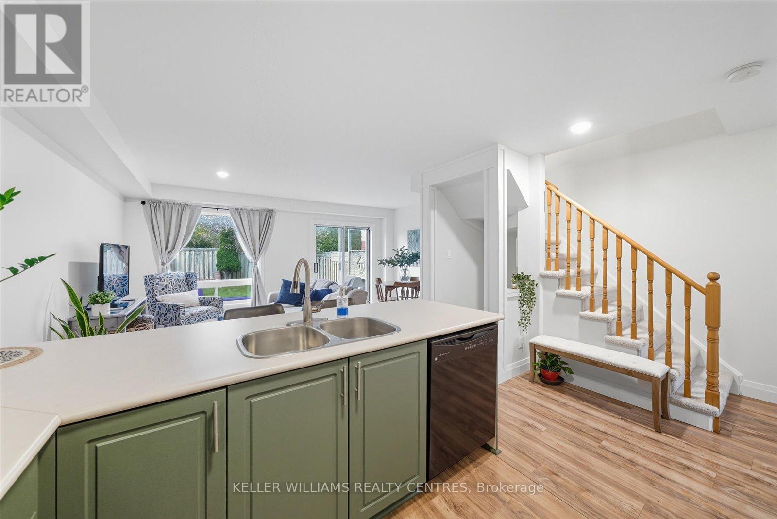 131 Leslie Avenue, Barrie (Holly), Ontario  L4N 9P2 - Photo 13 - S12485290