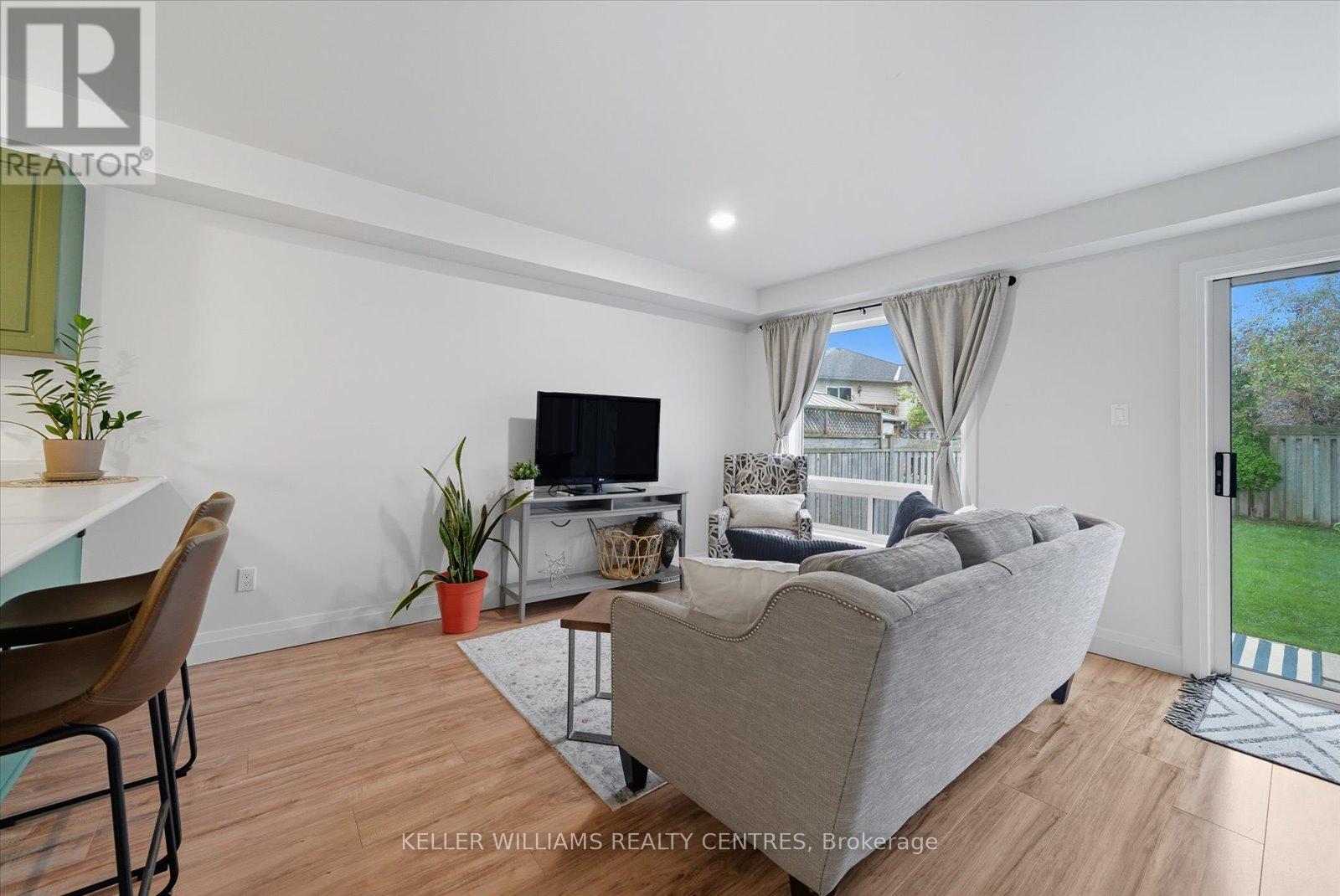 131 Leslie Avenue, Barrie (Holly), Ontario  L4N 9P2 - Photo 16 - S12485290