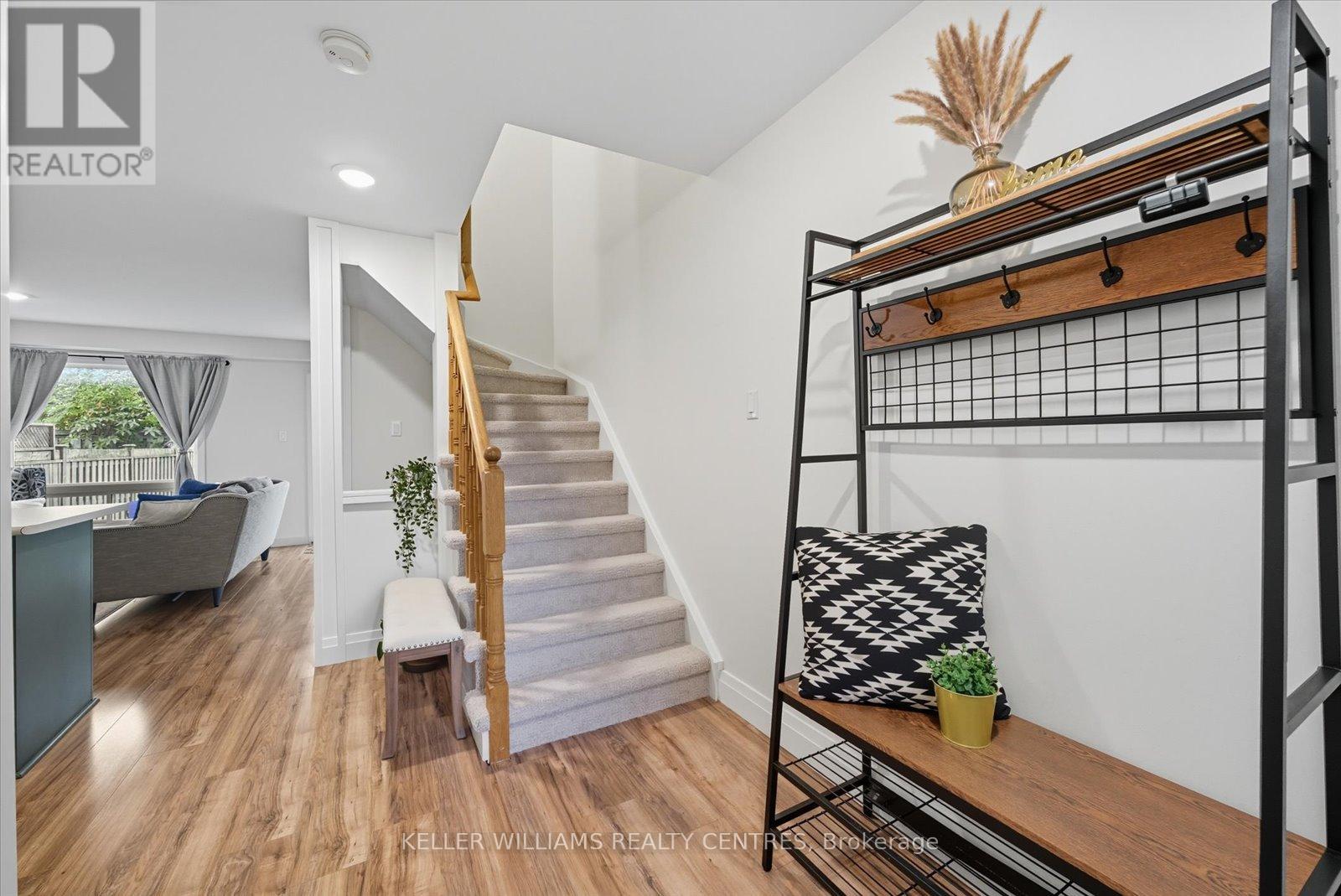 131 Leslie Avenue, Barrie (Holly), Ontario  L4N 9P2 - Photo 7 - S12485290