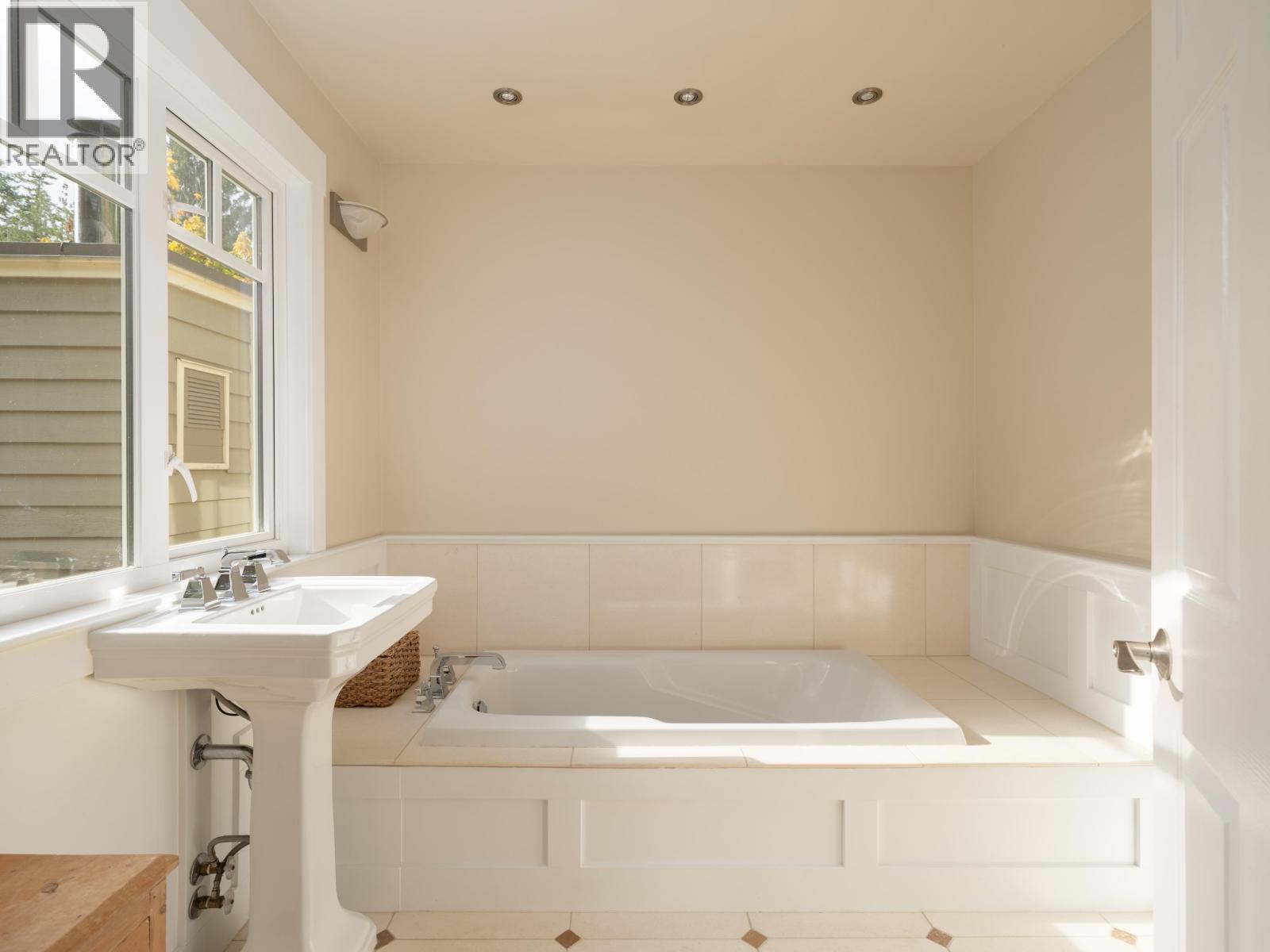 1245 Miller Road, Bowen Island, British Columbia  V0N 1G1 - Photo 22 - R3062412