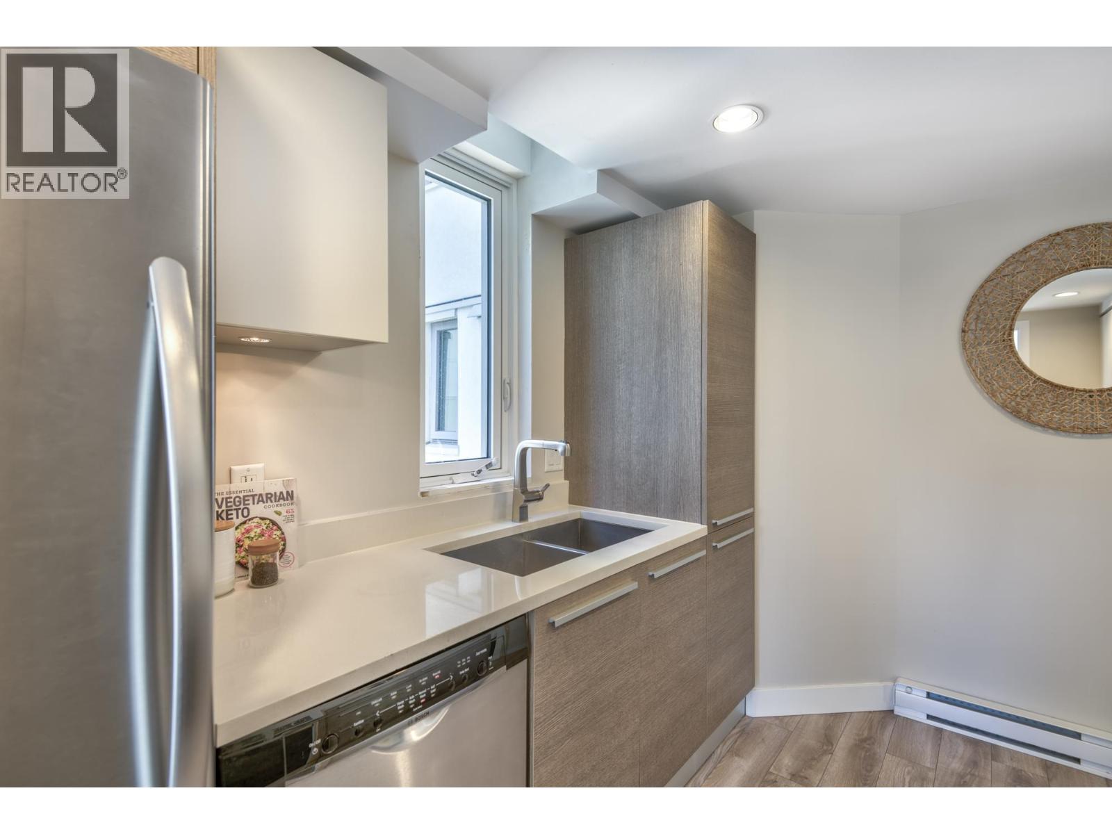 40x 1323 Homer Street, Vancouver, British Columbia  V6B 5T1 - Photo 11 - R3062399