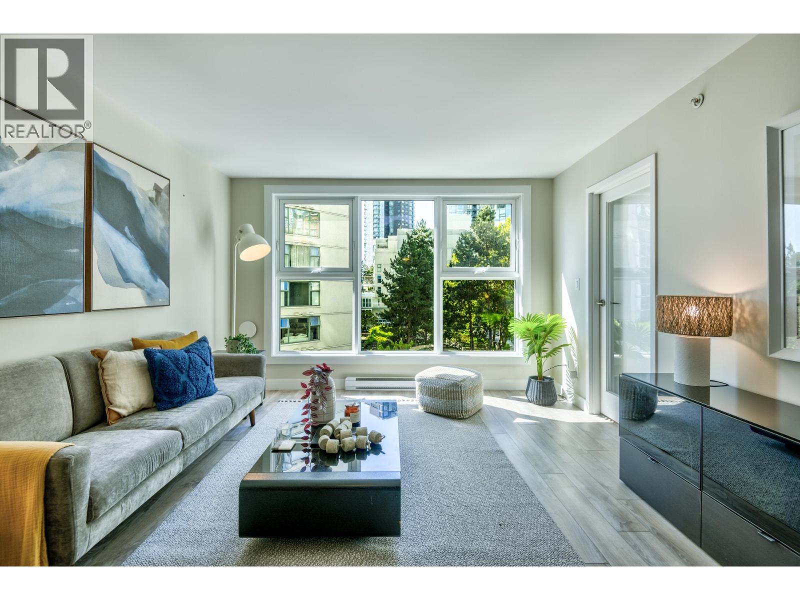 40x 1323 Homer Street, Vancouver, British Columbia  V6B 5T1 - Photo 2 - R3062399