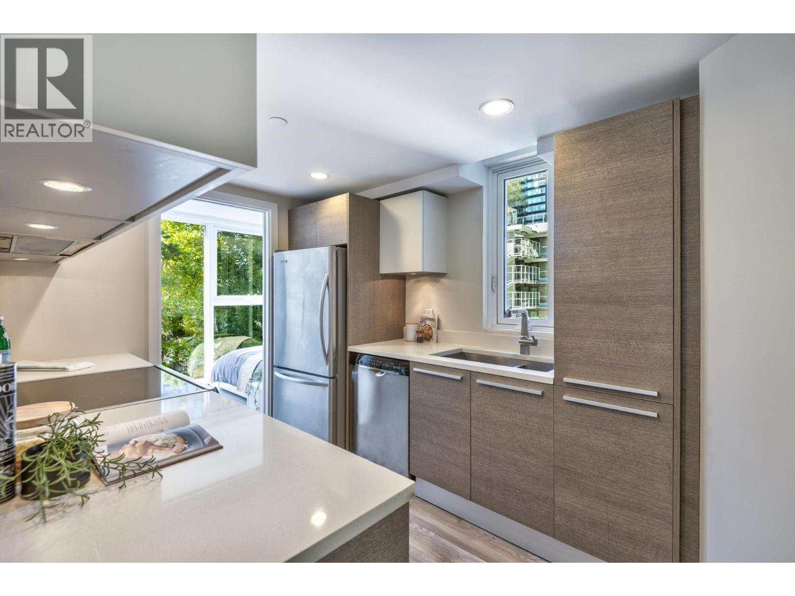 40x 1323 Homer Street, Vancouver, British Columbia  V6B 5T1 - Photo 7 - R3062399