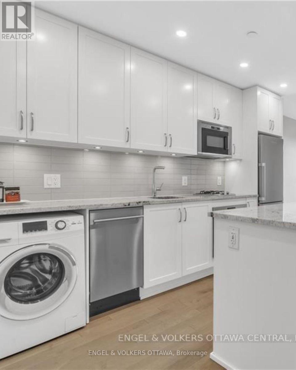 303 - 60 Springhurst Avenue, Ottawa, Ontario  K1S 5V7 - Photo 2 - X12451531