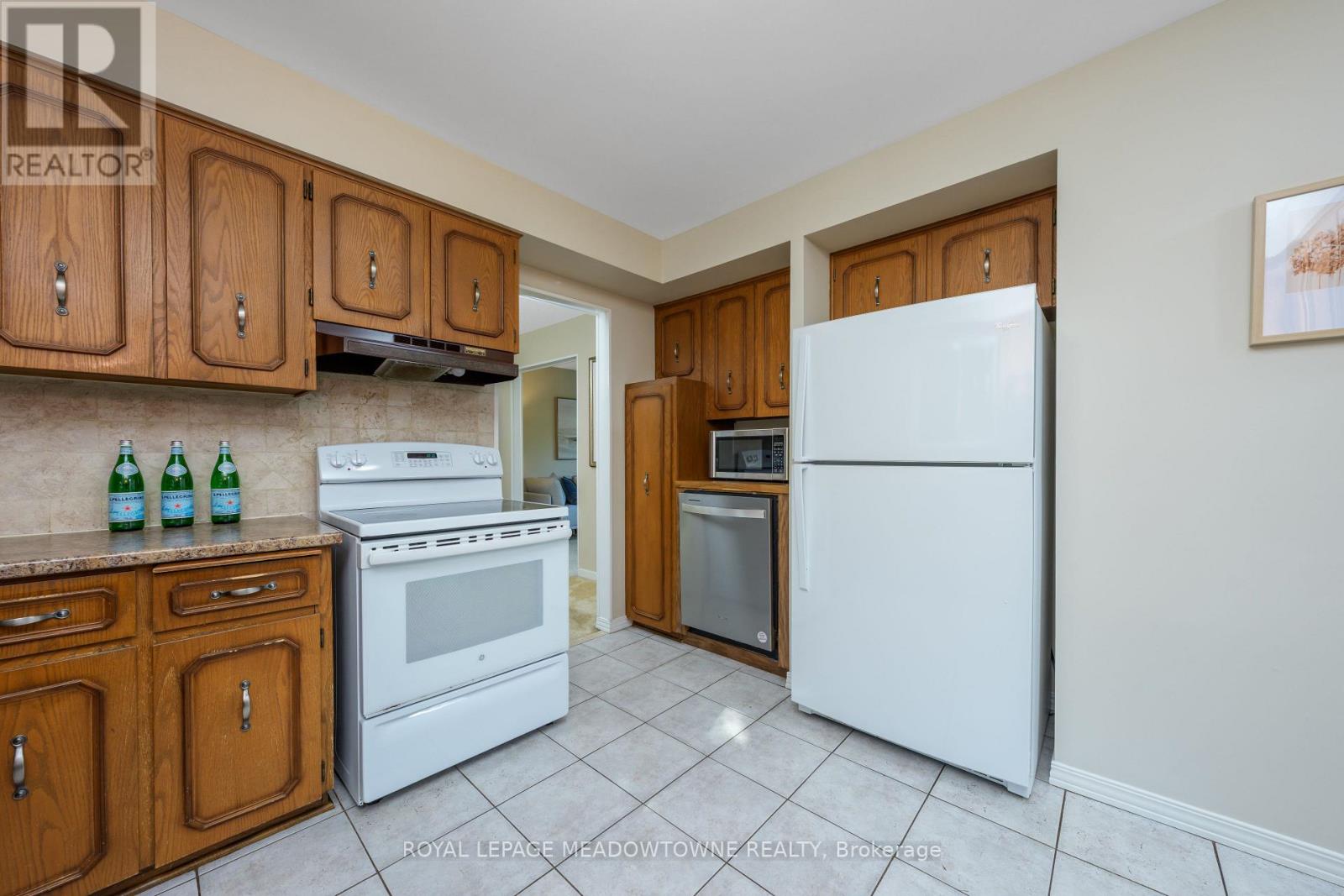 12826 Silvercreek Drive, Halton Hills, Ontario  L7G 4S4 - Photo 14 - W12485171