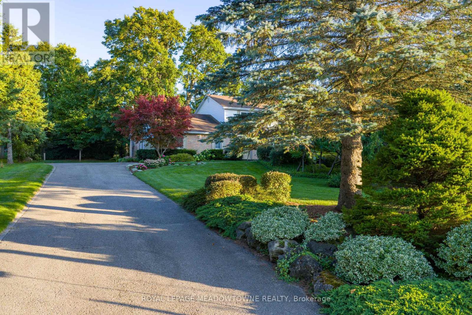 12826 Silvercreek Drive, Halton Hills, Ontario  L7G 4S4 - Photo 50 - W12485171