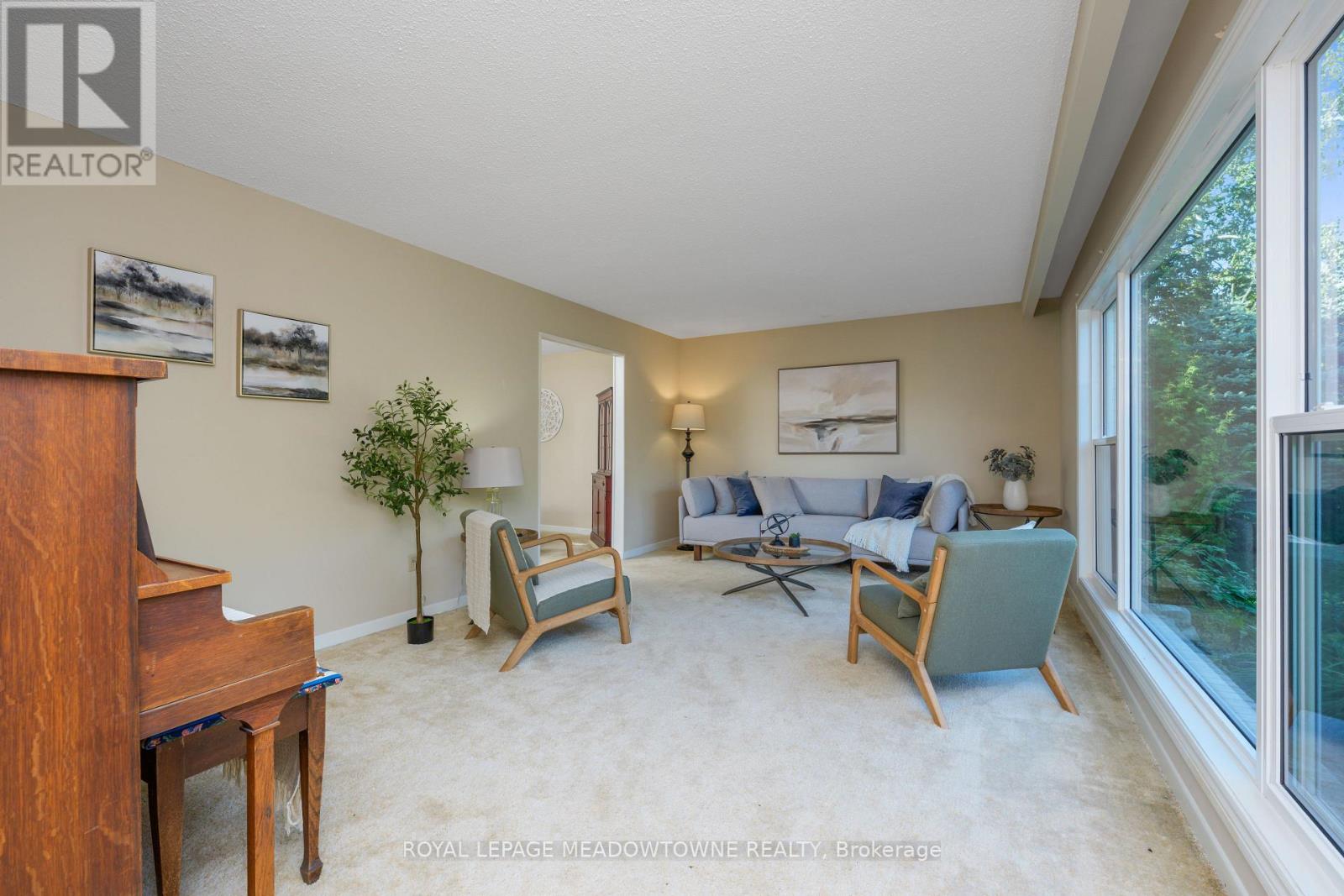 12826 Silvercreek Drive, Halton Hills, Ontario  L7G 4S4 - Photo 7 - W12485171