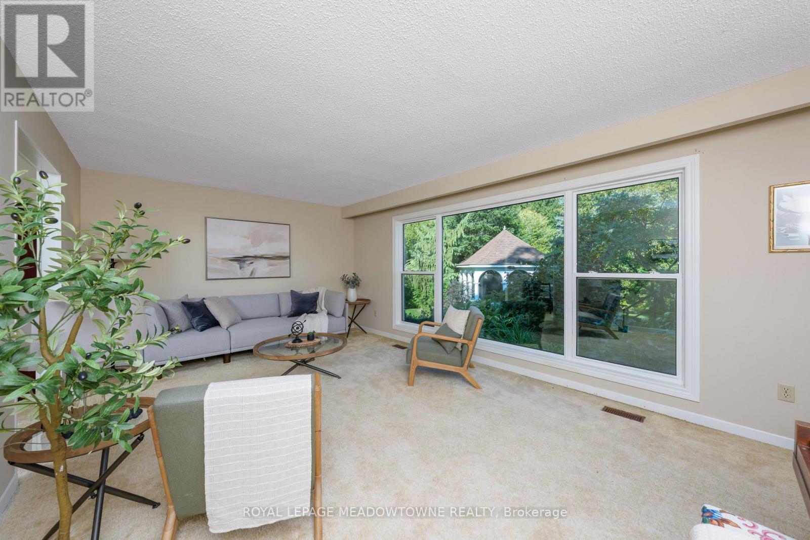 12826 Silvercreek Drive, Halton Hills, Ontario  L7G 4S4 - Photo 8 - W12485171