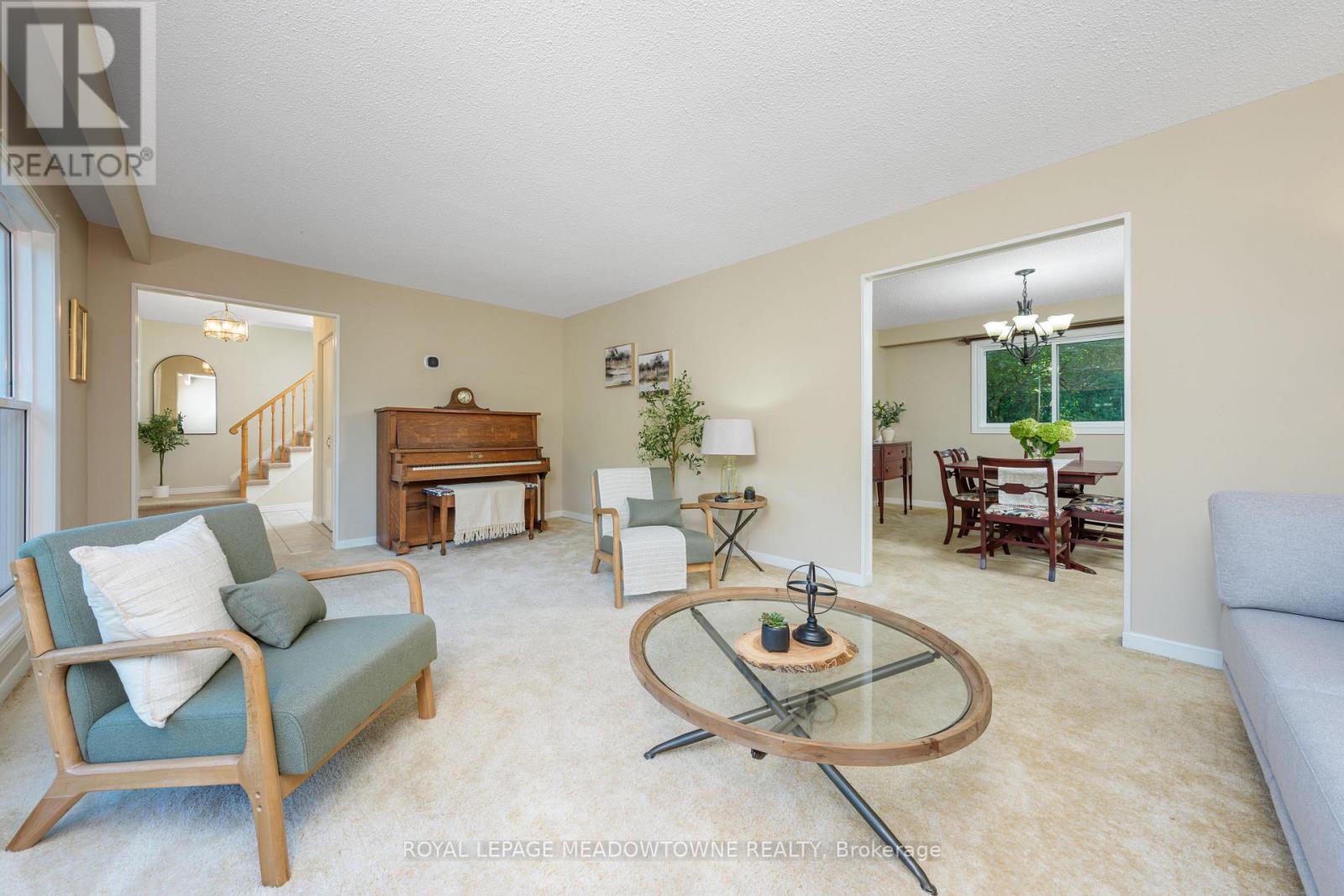 12826 Silvercreek Drive, Halton Hills, Ontario  L7G 4S4 - Photo 9 - W12485171