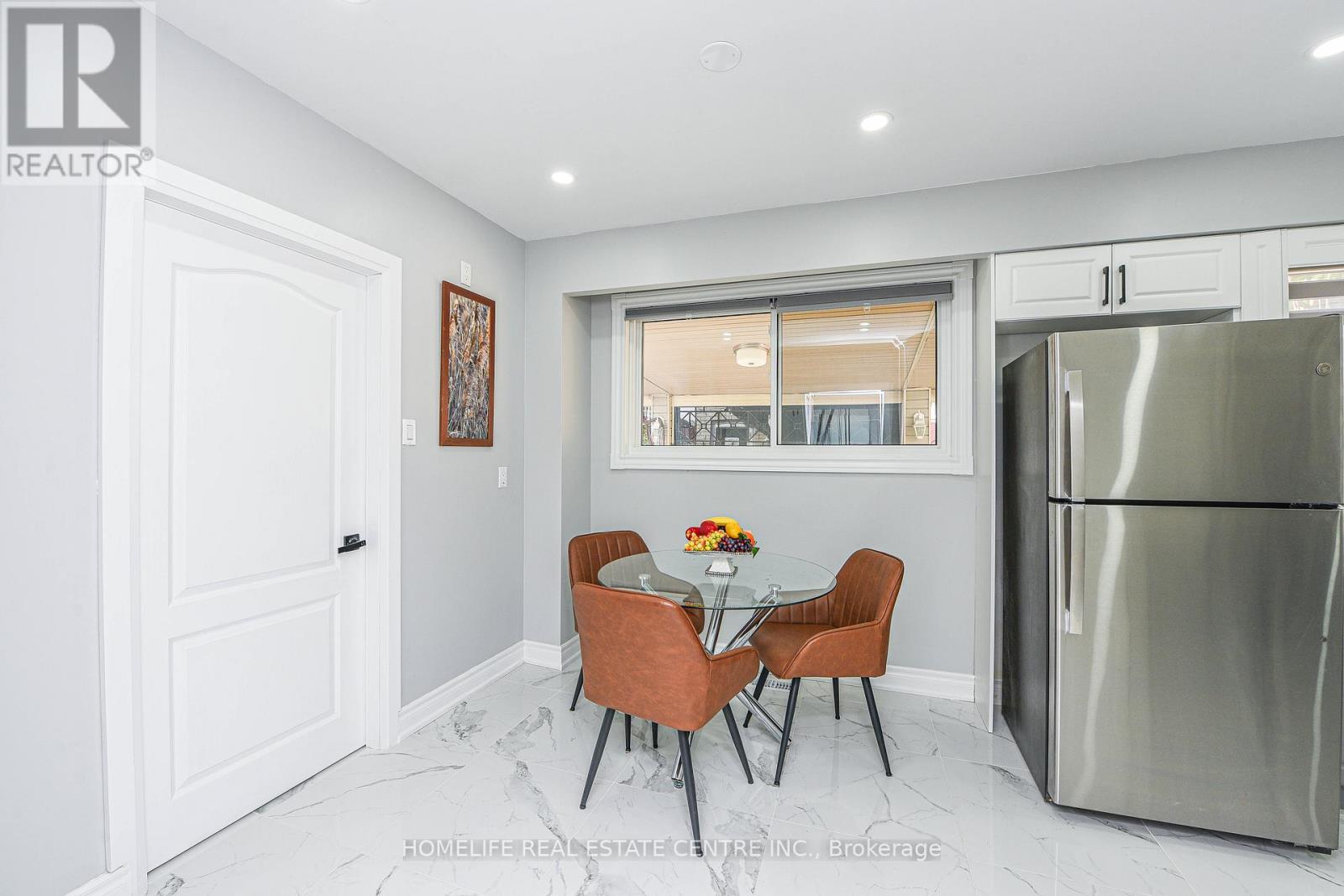 58 Wilton Drive, Brampton, Ontario  L6W 3A1 - Photo 10 - W12485175