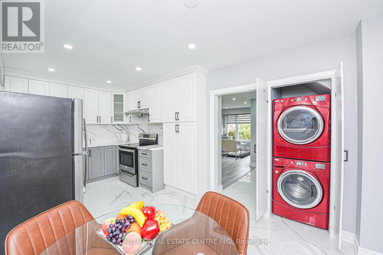 58 Wilton Drive, Brampton, Ontario  L6W 3A1 - Photo 12 - W12485175