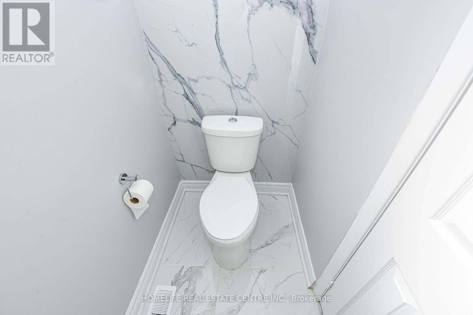 58 Wilton Drive, Brampton, Ontario  L6W 3A1 - Photo 20 - W12485175