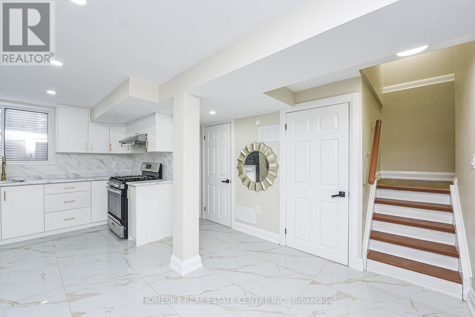 58 Wilton Drive, Brampton, Ontario  L6W 3A1 - Photo 36 - W12485175