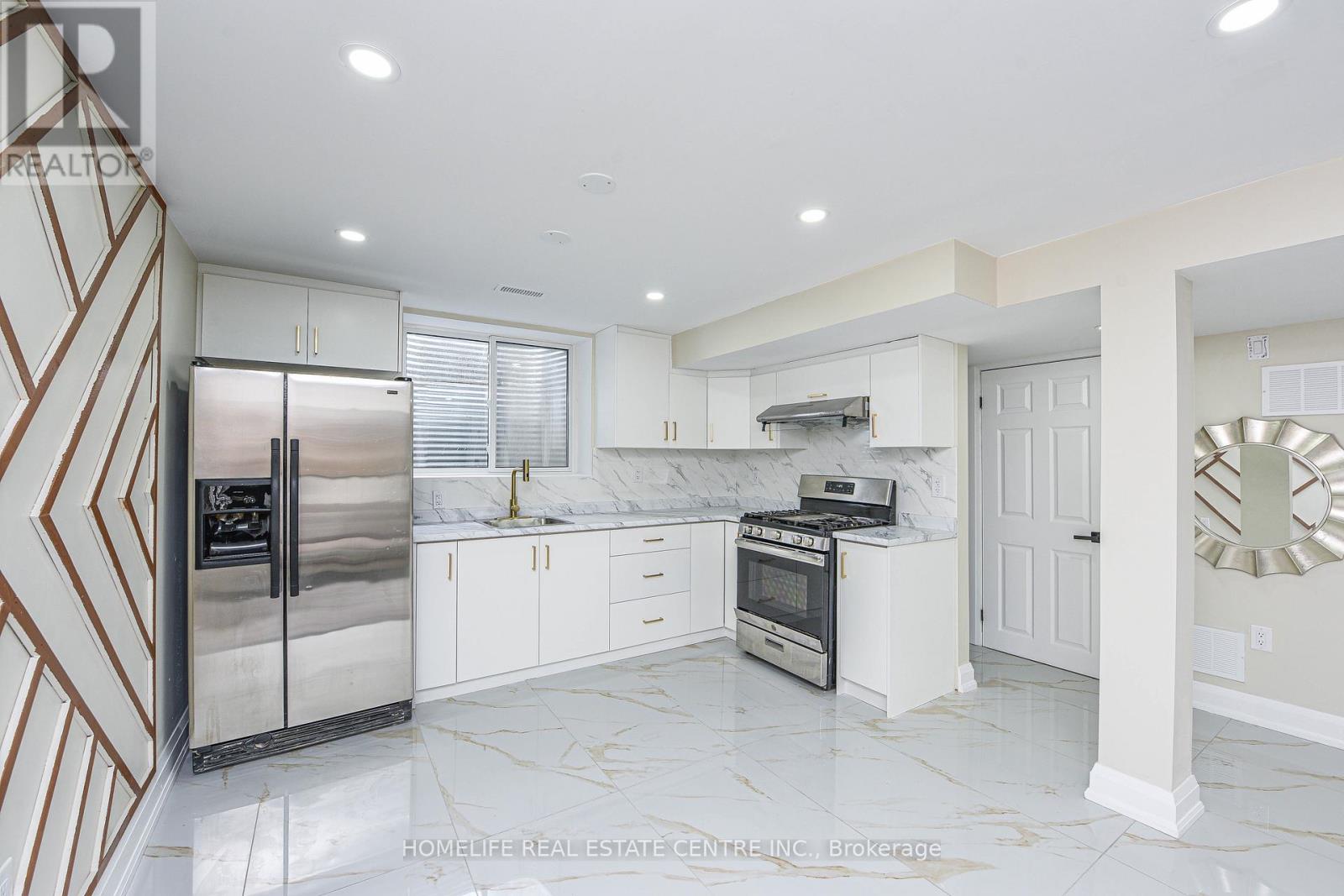 58 Wilton Drive, Brampton, Ontario  L6W 3A1 - Photo 46 - W12485175