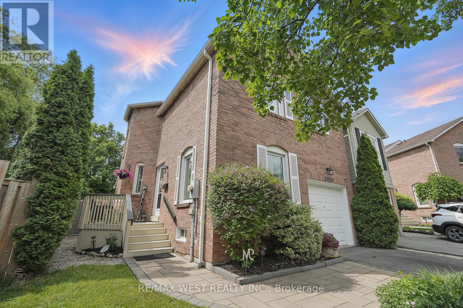 3060 Ilomar Court, Mississauga, Ontario  L5N 5B5 - Photo 2 - W12485181