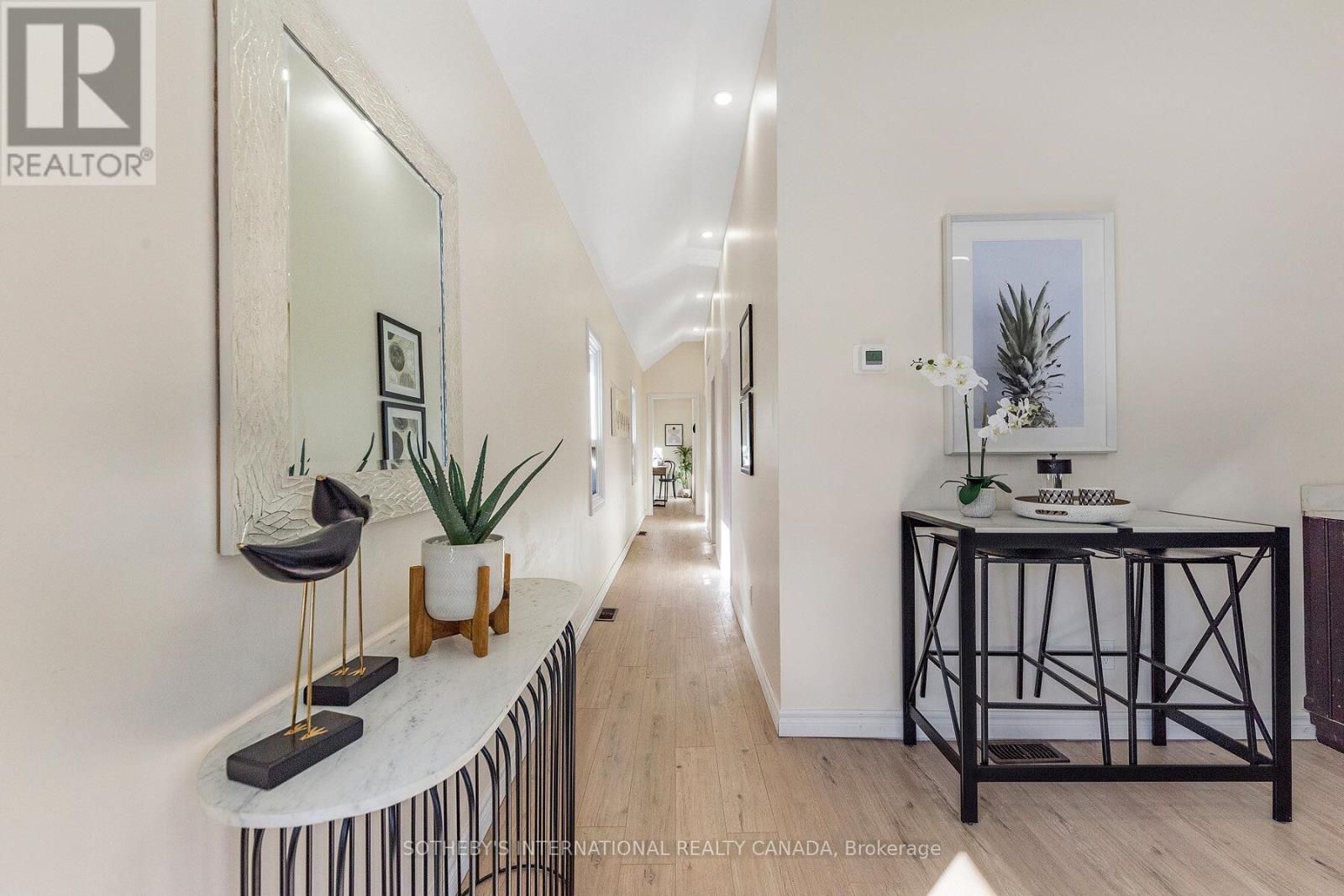 70 DUNRAVEN DRIVE, Toronto, Ontario