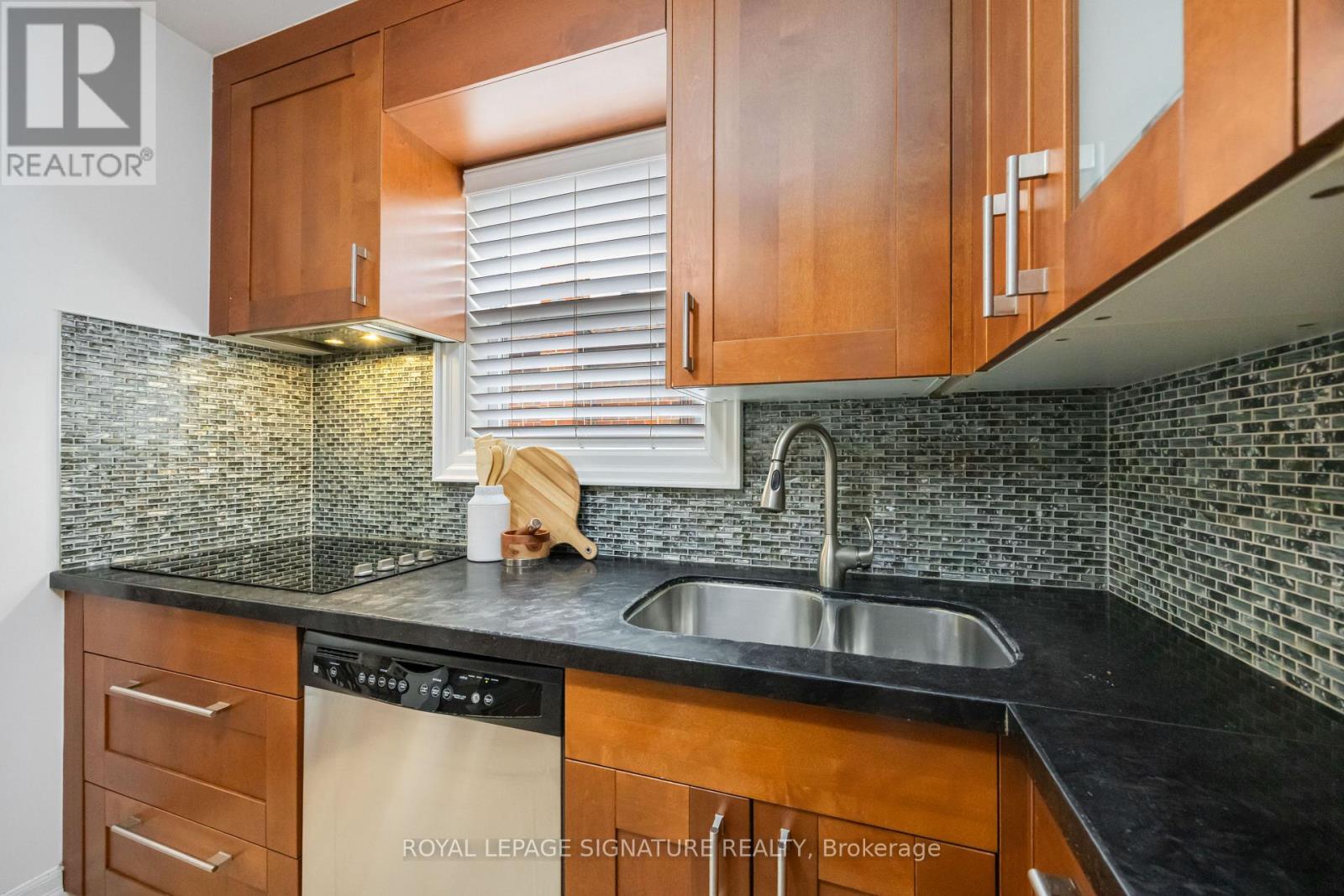 49 Westhead Road, Toronto, Ontario  M8W 4S2 - Photo 14 - W12485190