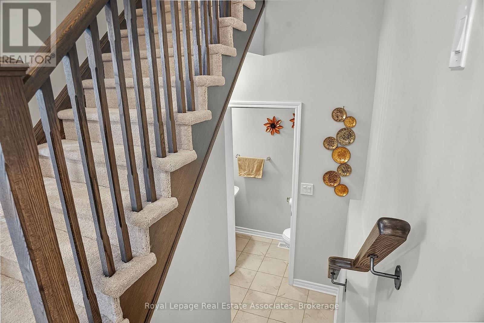 78 Hatt Court, Milton, Ontario  L9T 7K6 - Photo 10 - W12485193